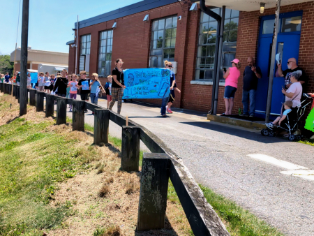 Sandy Ridge Elementary EOG Parade